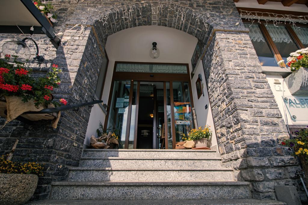 Albergo Moderno & Spa Fuipiano Valle Imagna Exterior foto