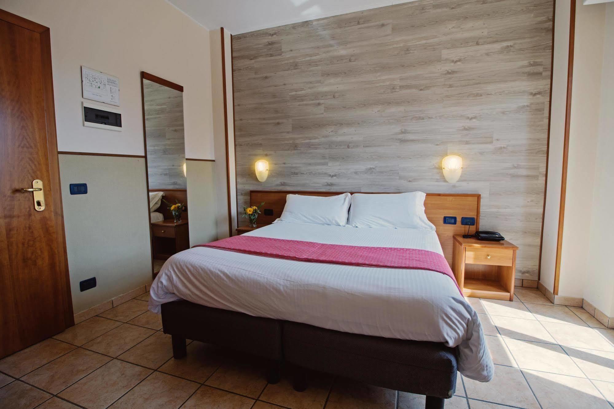Albergo Moderno & Spa Fuipiano Valle Imagna Exterior foto